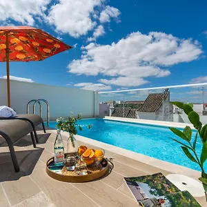 https://triana-1888-suites-by-poca.es-andalucia.com